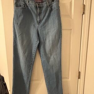 Gloria Vanderbilt Light Blue Straight Leg Jeans